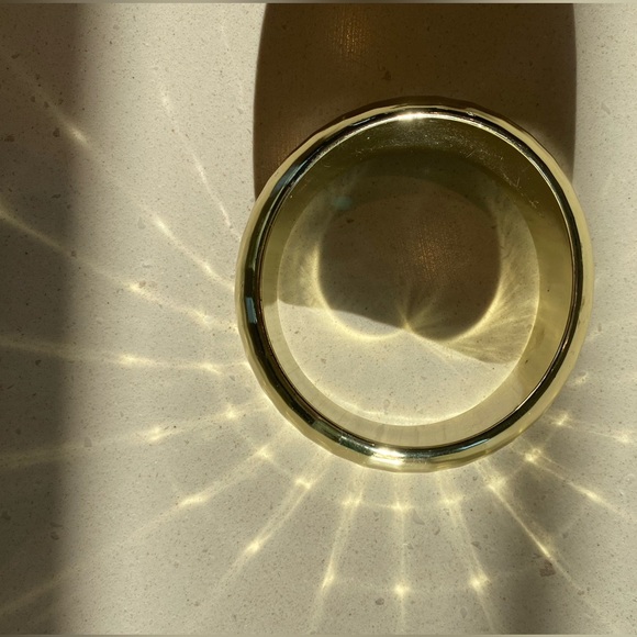 Vintage Acrylic Wavy Faceted Gold Metallic Bangle Bracelet Size 9 🪩 - Picture 5 of 7